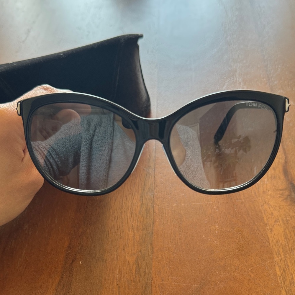 Tom Ford Glossy Black Oversized Cat-Eye Sunglasses